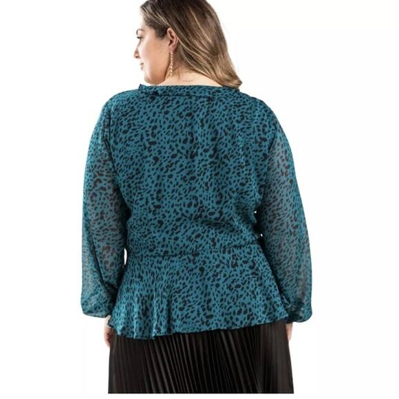 Mi Ami 2X Animal print teal wrap blouse - Picture 5 of 5